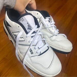 New Balance 550 sneakers (M 7.5 / W 9)
